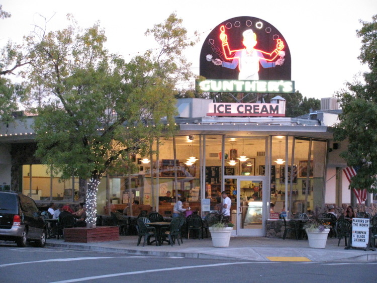 Gunthers Ice Cream in Curtis Park, Sacramento.